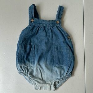 Analogie little legs size 6 months baby denim romper